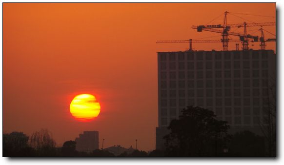 杭州迎來艷陽春日 直擊夕陽落日景