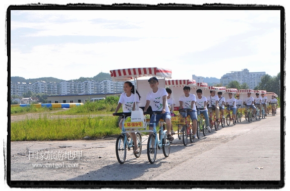 江西婺源：情侶騎行旅行過“七夕”